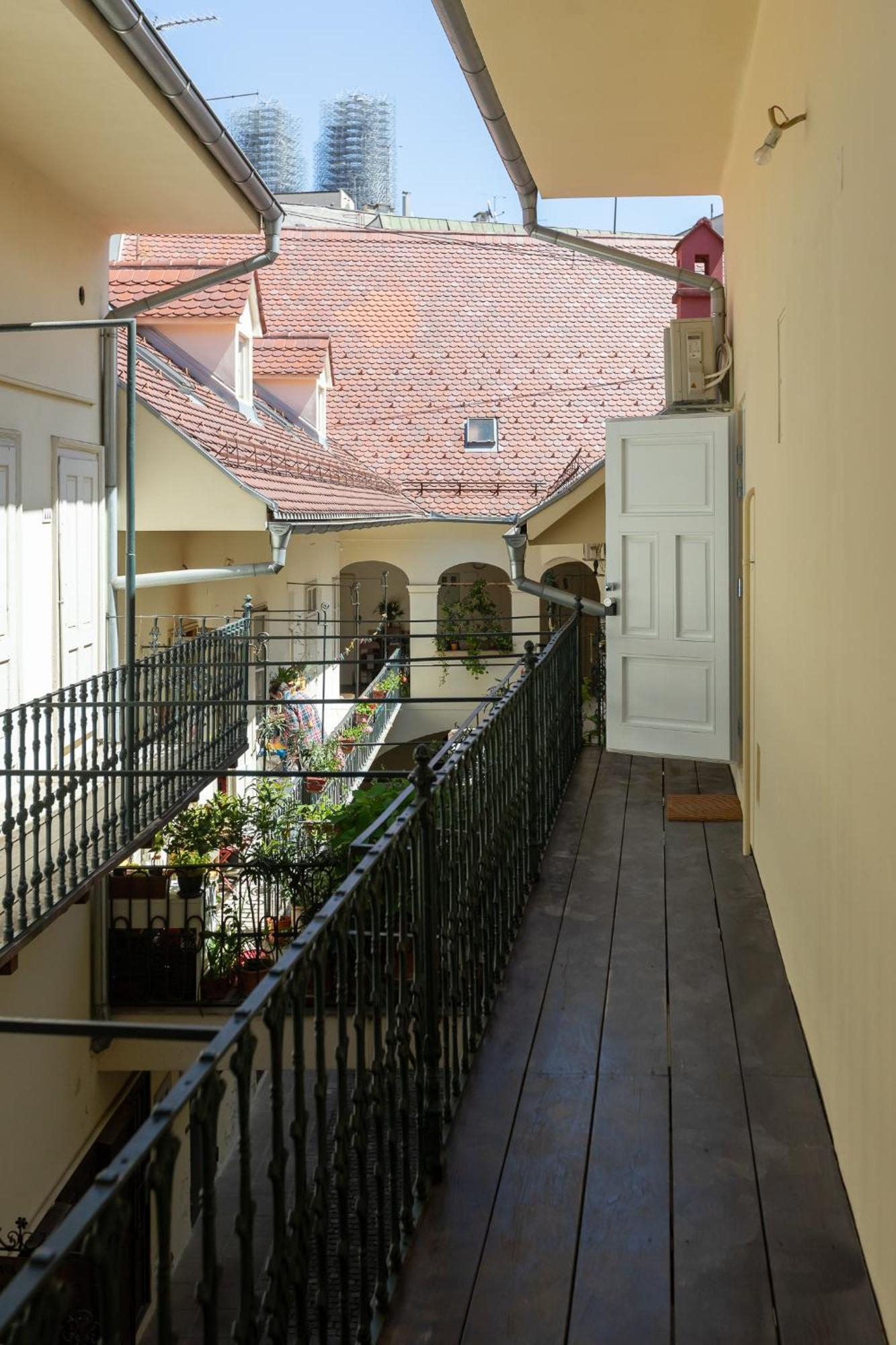 Apartment Nikola 4* ซาเกร็บ ภายนอก รูปภาพ