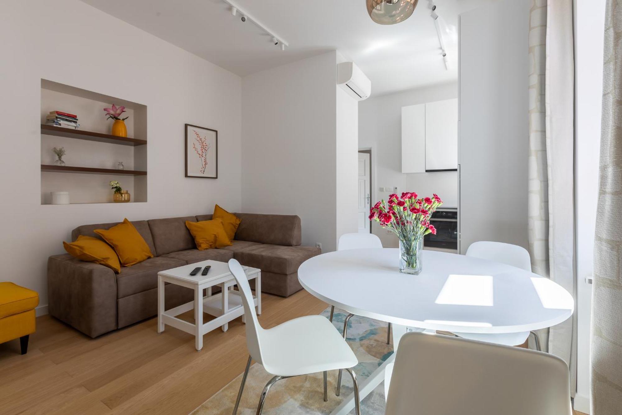 Apartment Nikola 4* ซาเกร็บ ภายนอก รูปภาพ